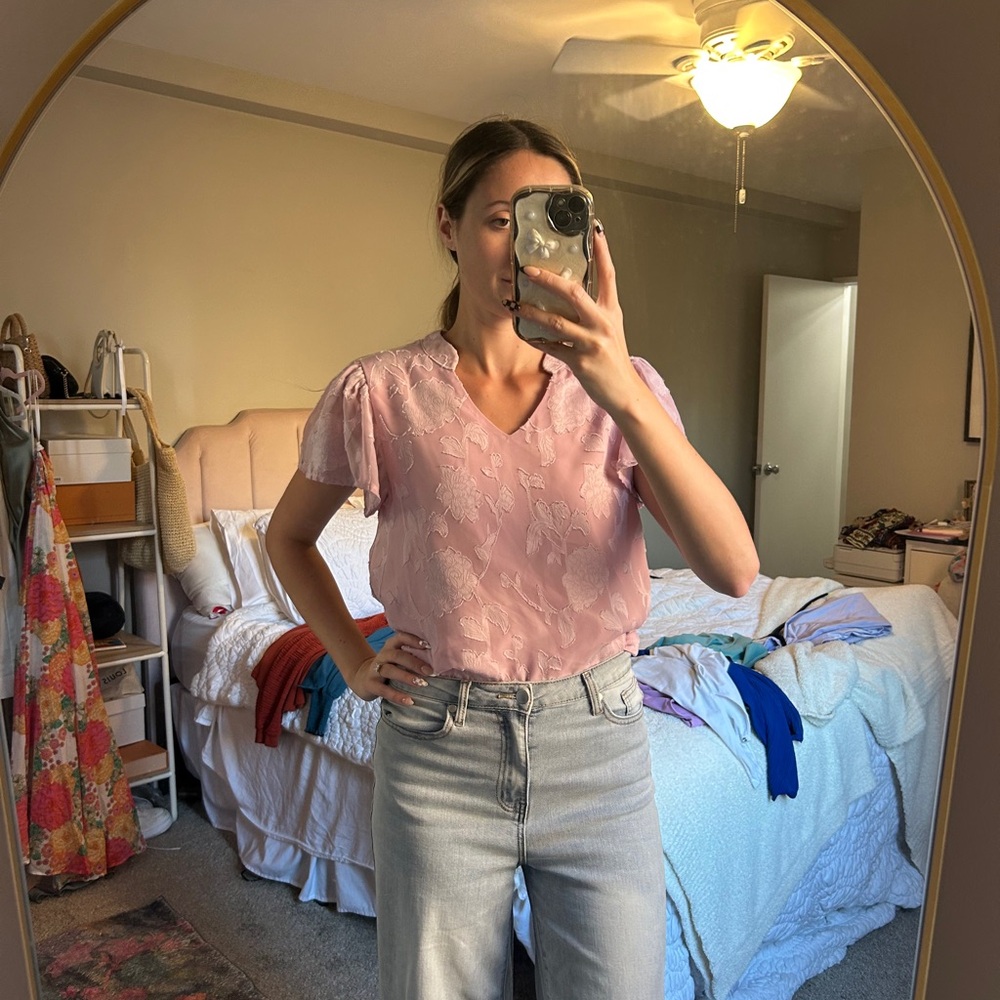 Amazon Light Pink Short Sleeve Women's Top